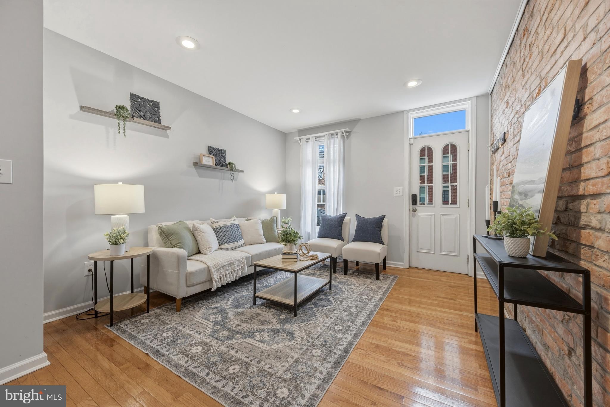 LOCUST POINT - Residential