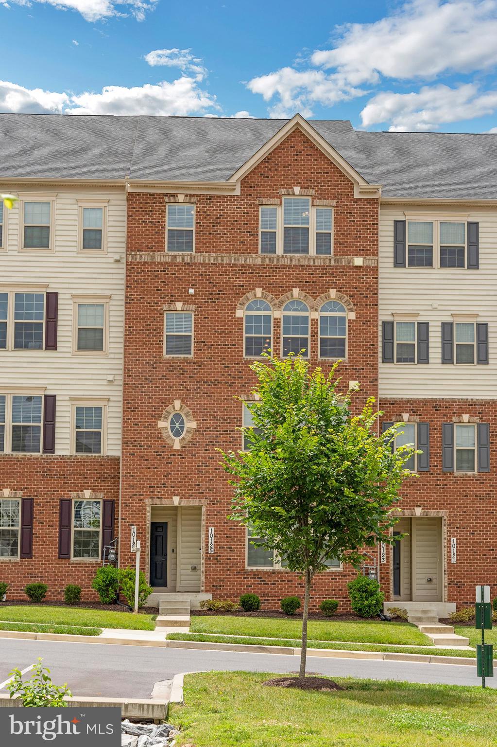 OAKDALE VILLAGE - Residential