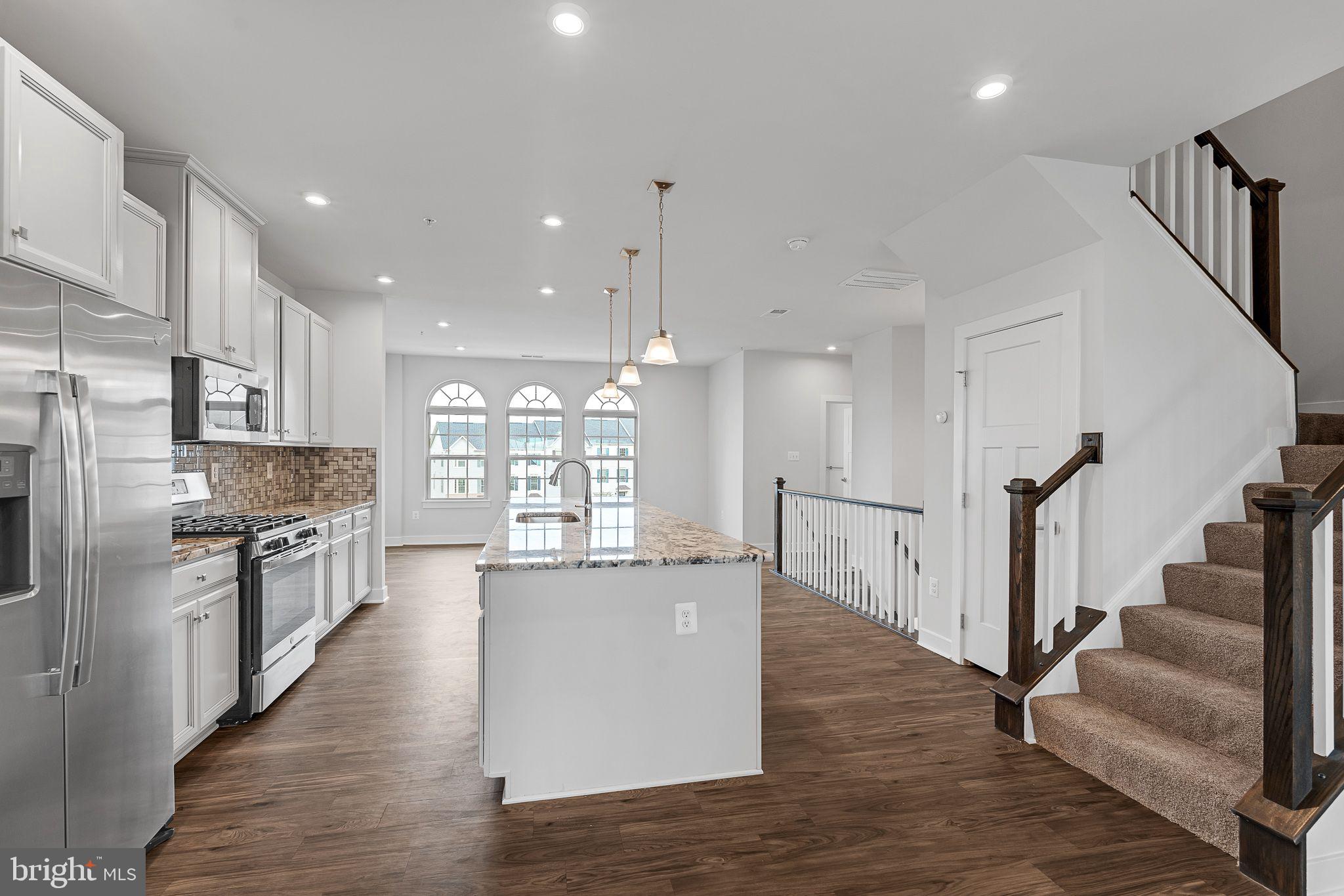 OAKDALE VILLAGE - Residential