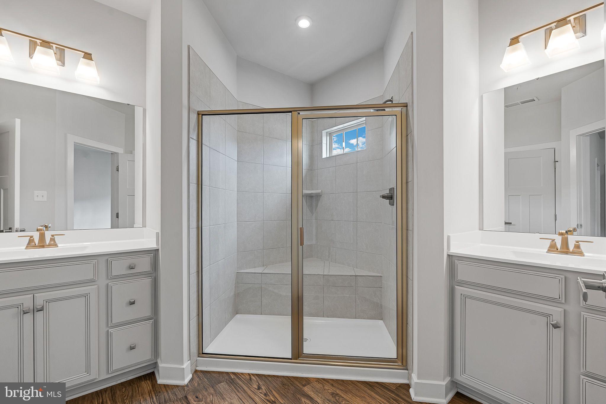 OAKDALE VILLAGE - Residential