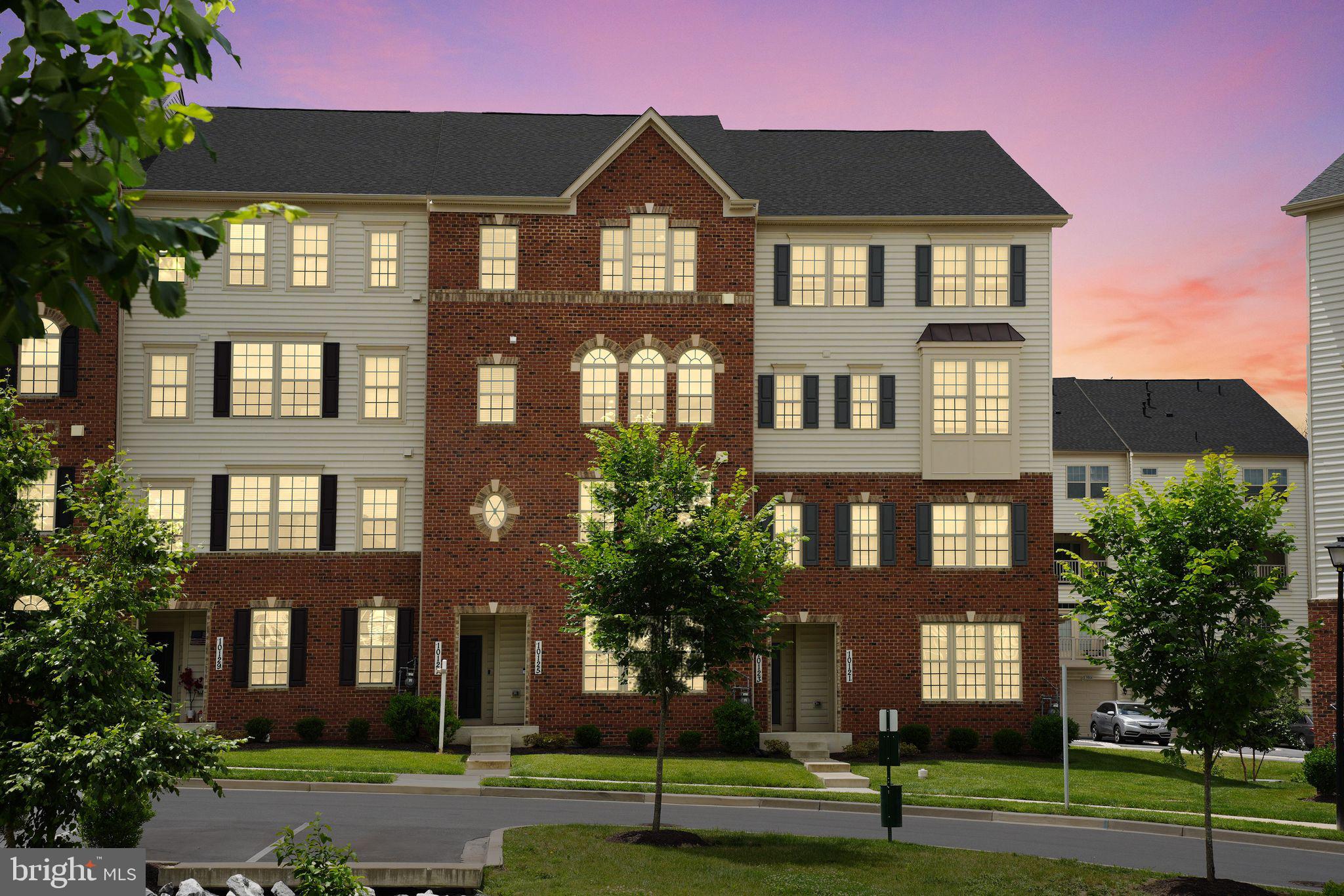 OAKDALE VILLAGE - Residential