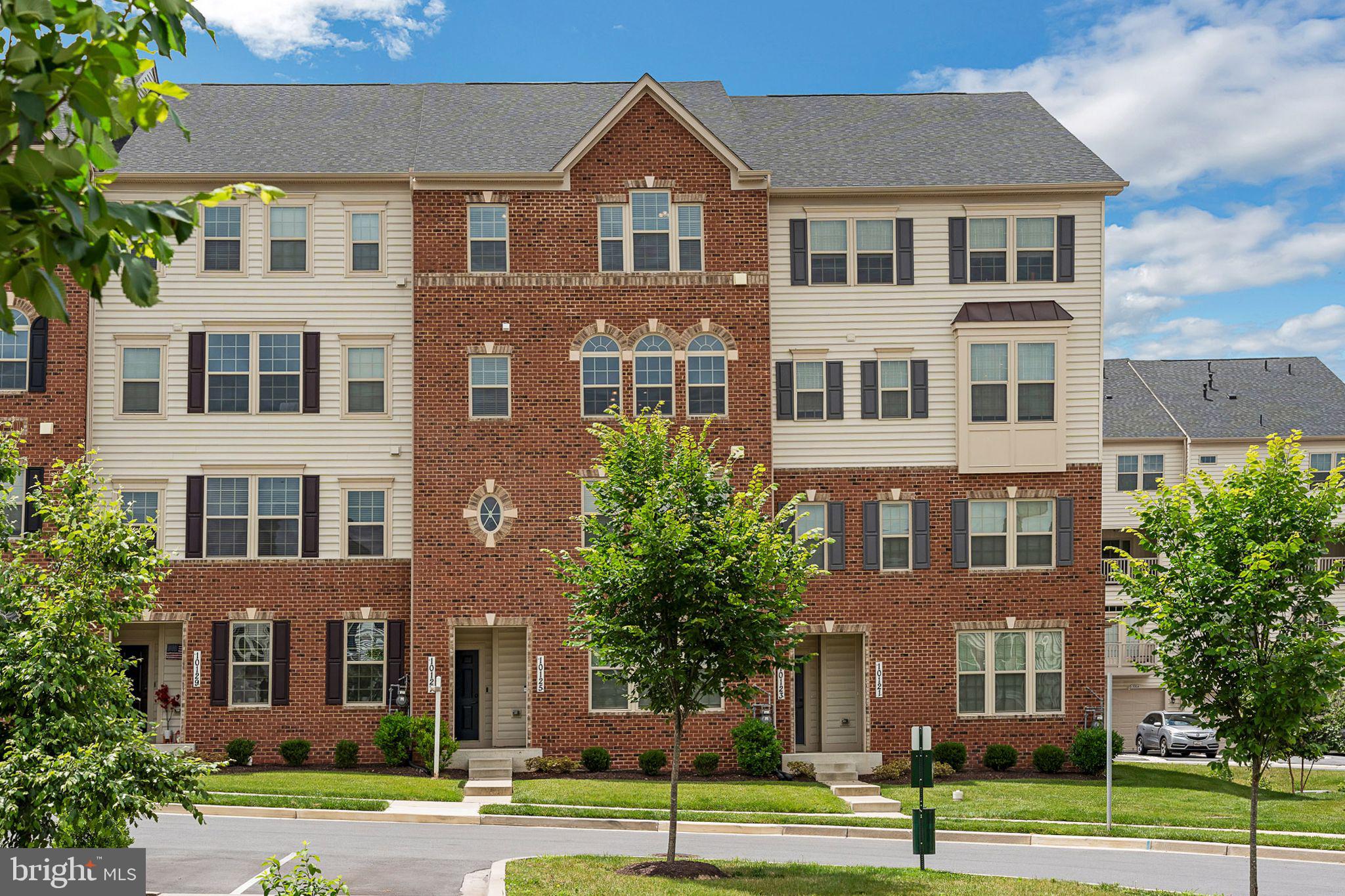 OAKDALE VILLAGE - Residential