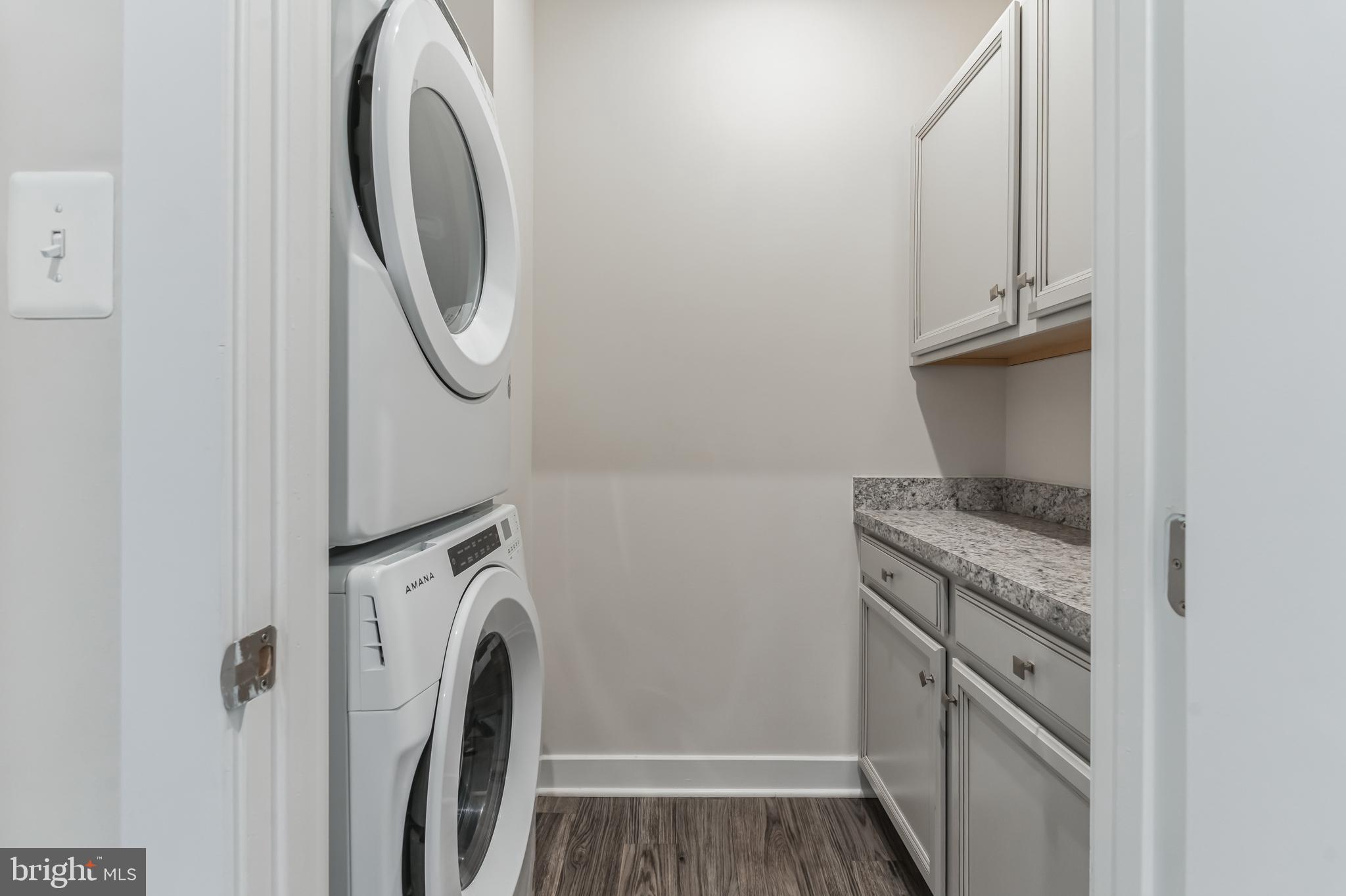 OAKDALE VILLAGE - Residential