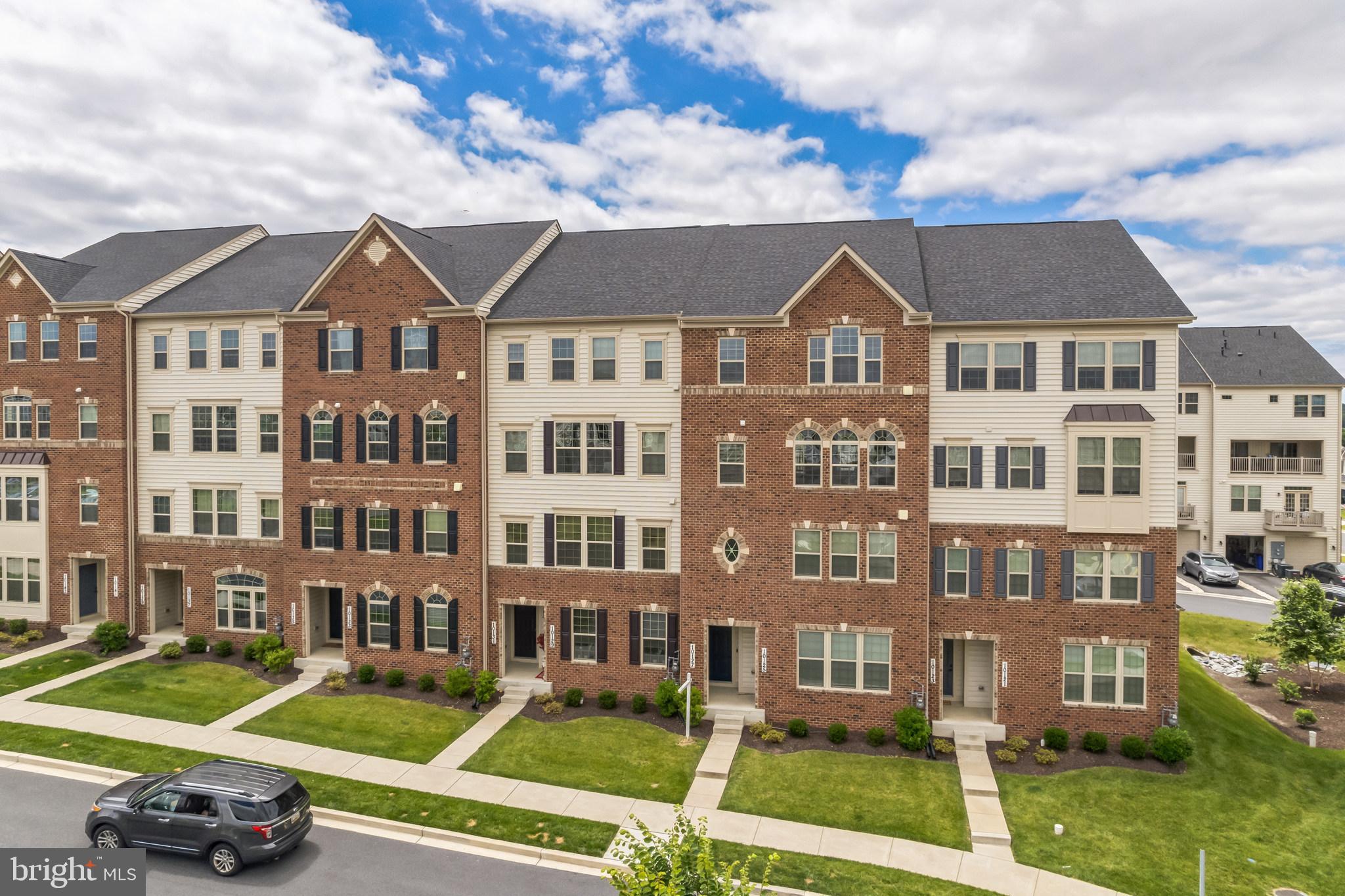 OAKDALE VILLAGE - Residential