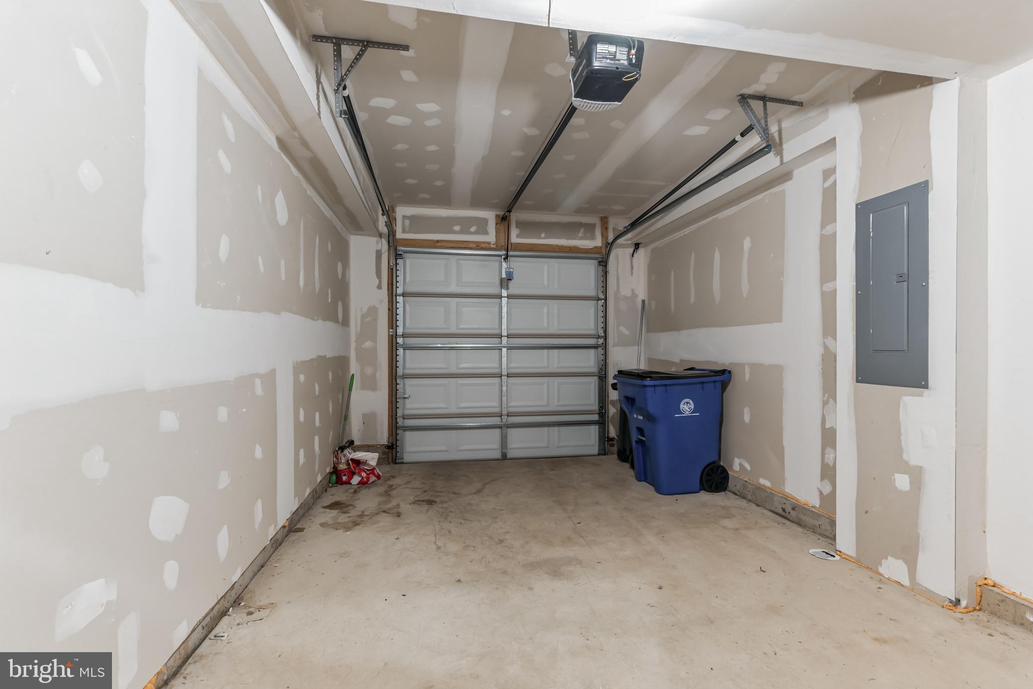 OAKDALE VILLAGE - Residential