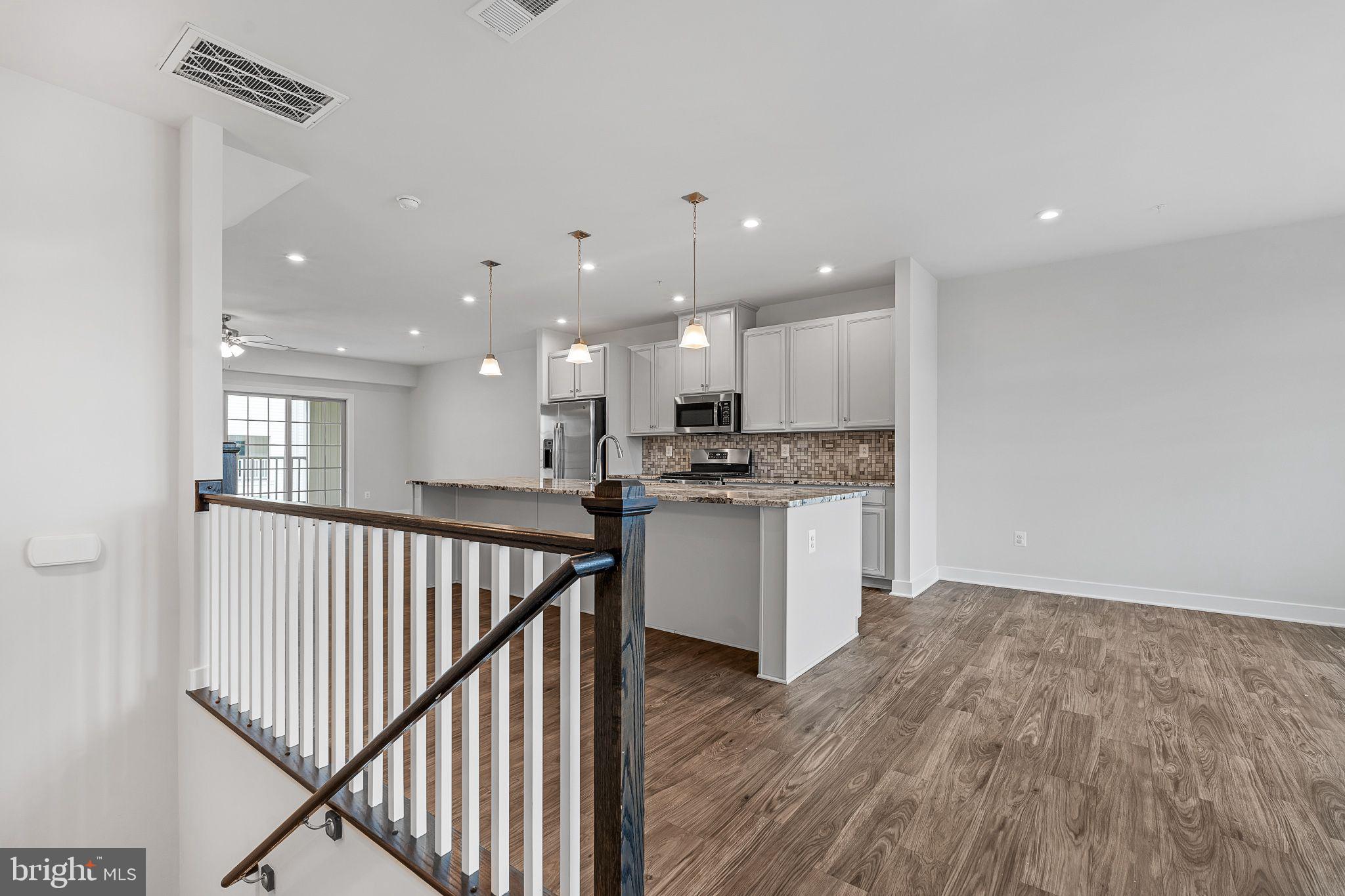 OAKDALE VILLAGE - Residential