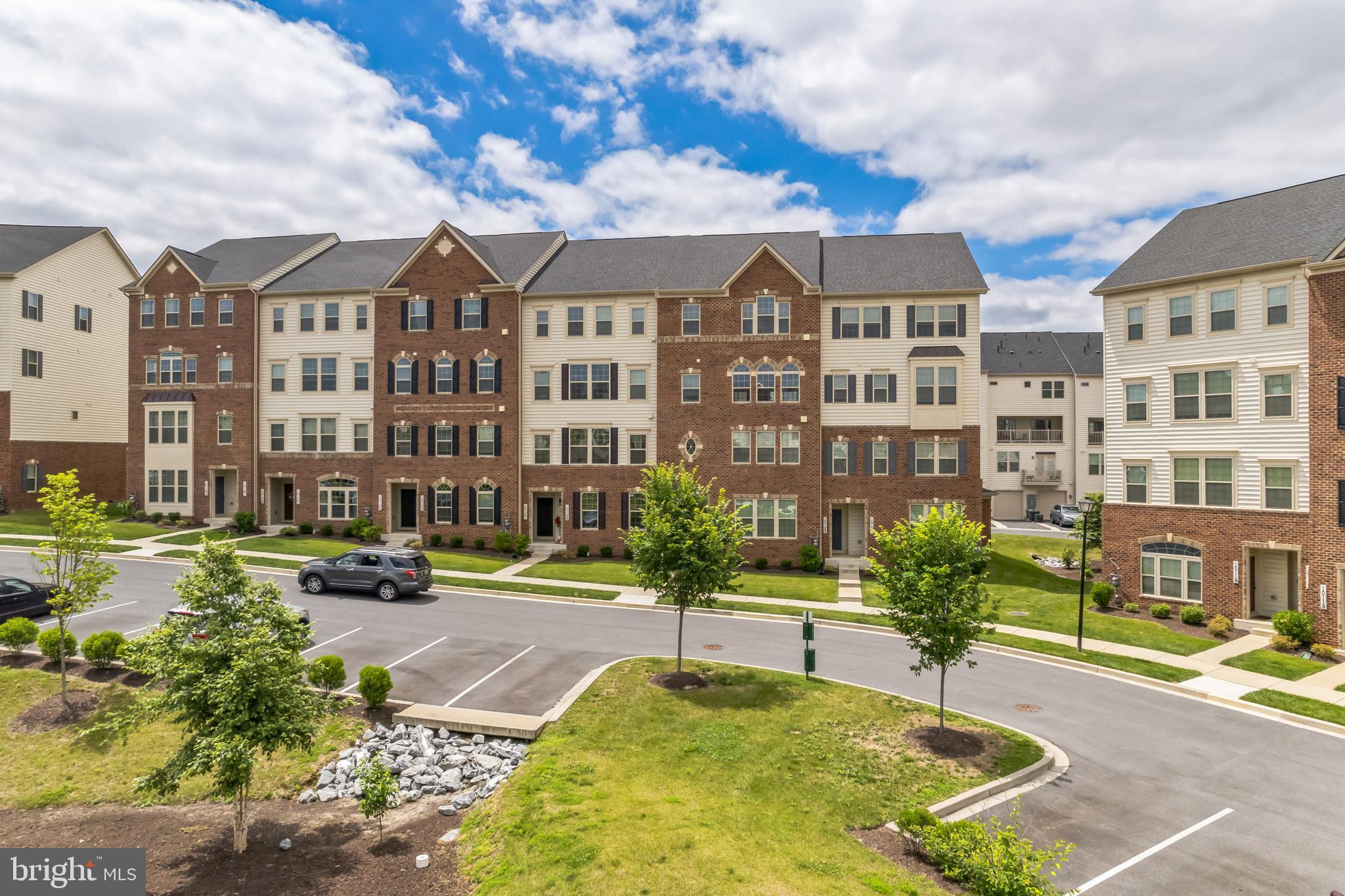 OAKDALE VILLAGE - Residential