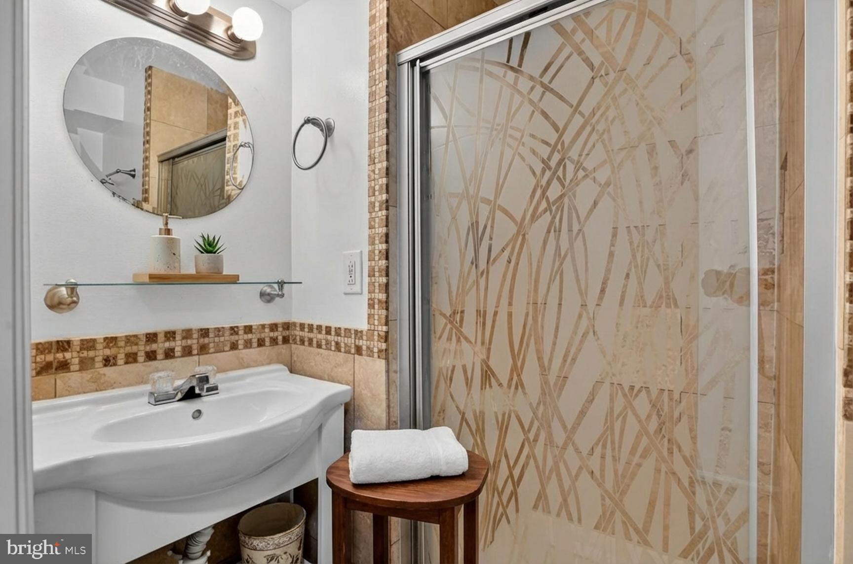 NEW GATE - Residential Lease