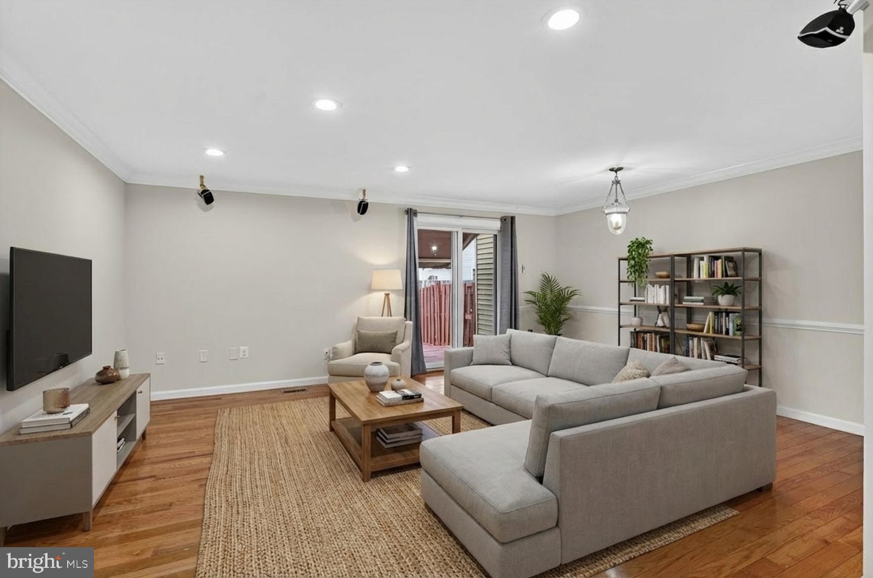 NEW GATE - Residential Lease