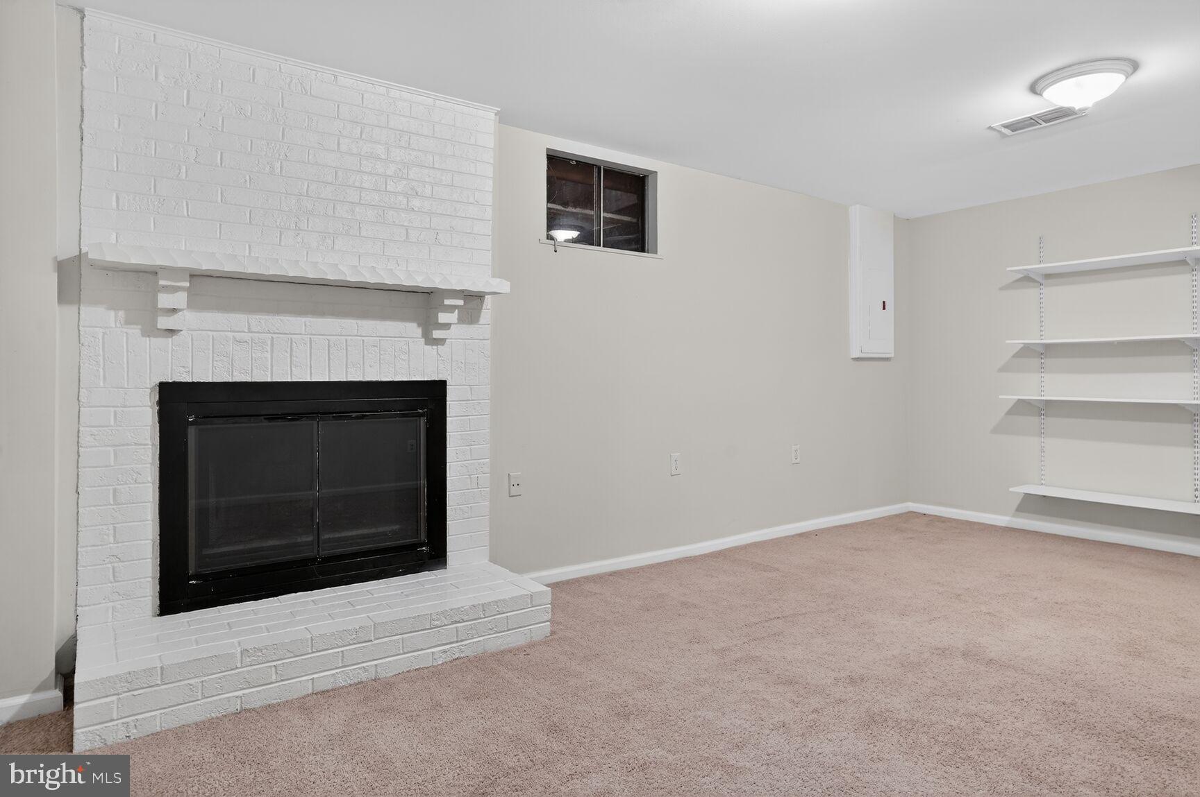 NEW GATE - Residential Lease