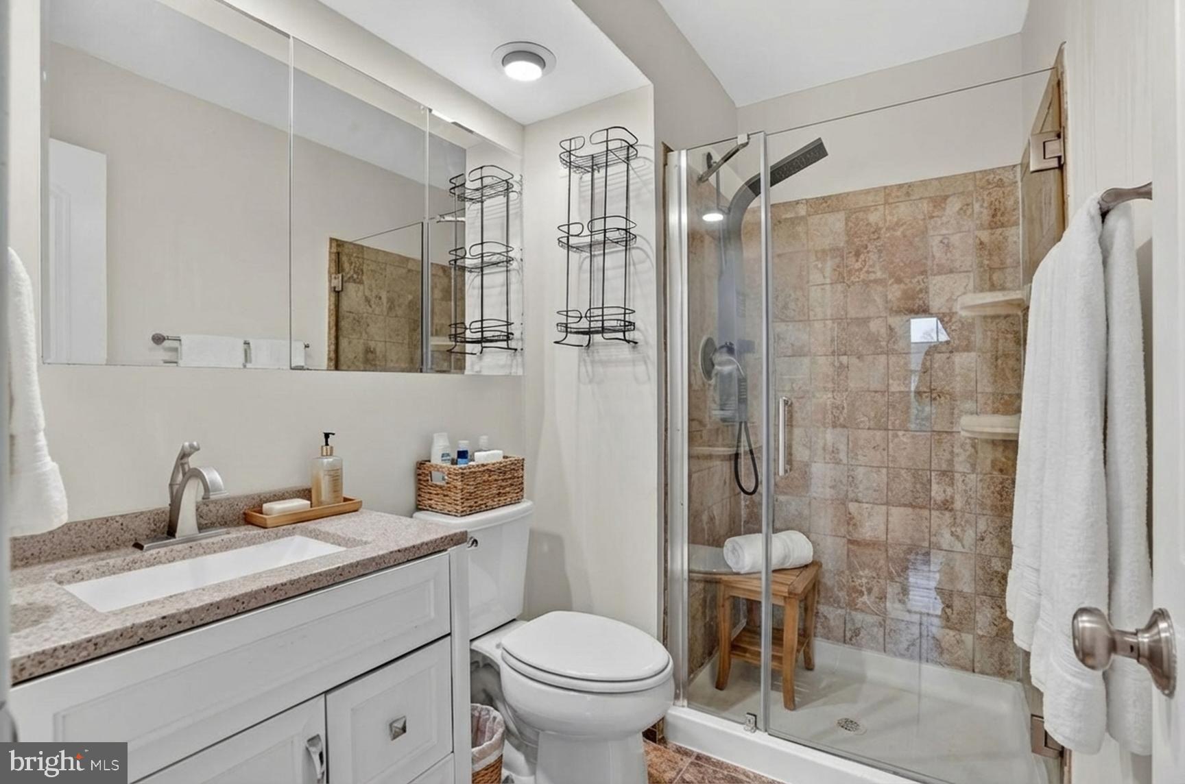 NEW GATE - Residential Lease