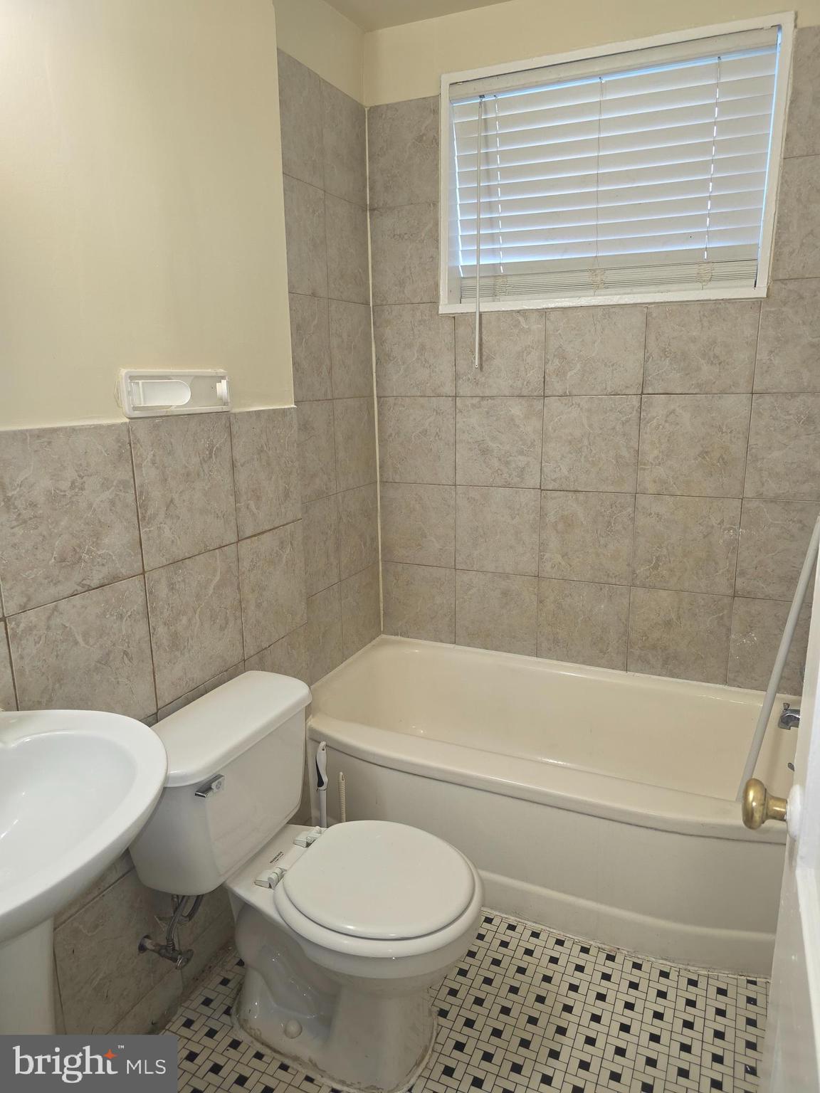 CONGRESS HEIGHTS - Commercial Sale