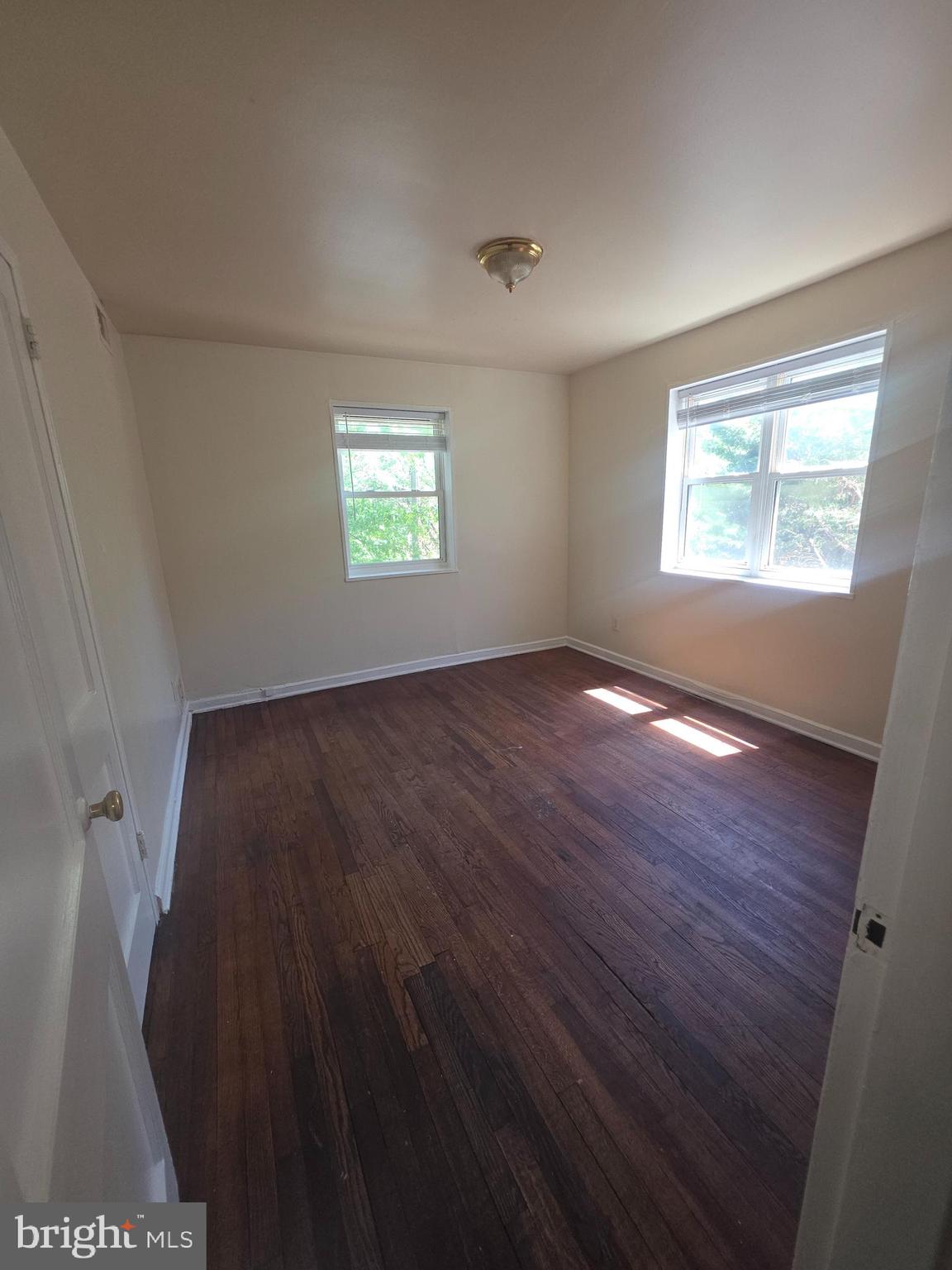 CONGRESS HEIGHTS - Commercial Sale