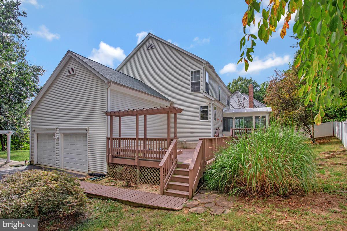 WESTPHALIA WOODS - Residential Lease