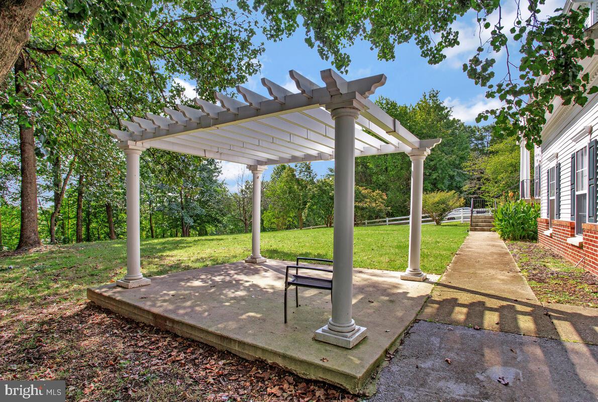 WESTPHALIA WOODS - Residential Lease