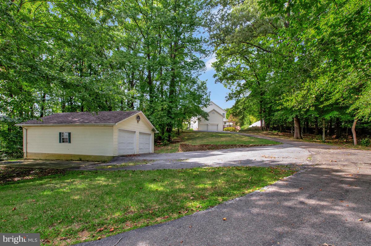 WESTPHALIA WOODS - Residential Lease