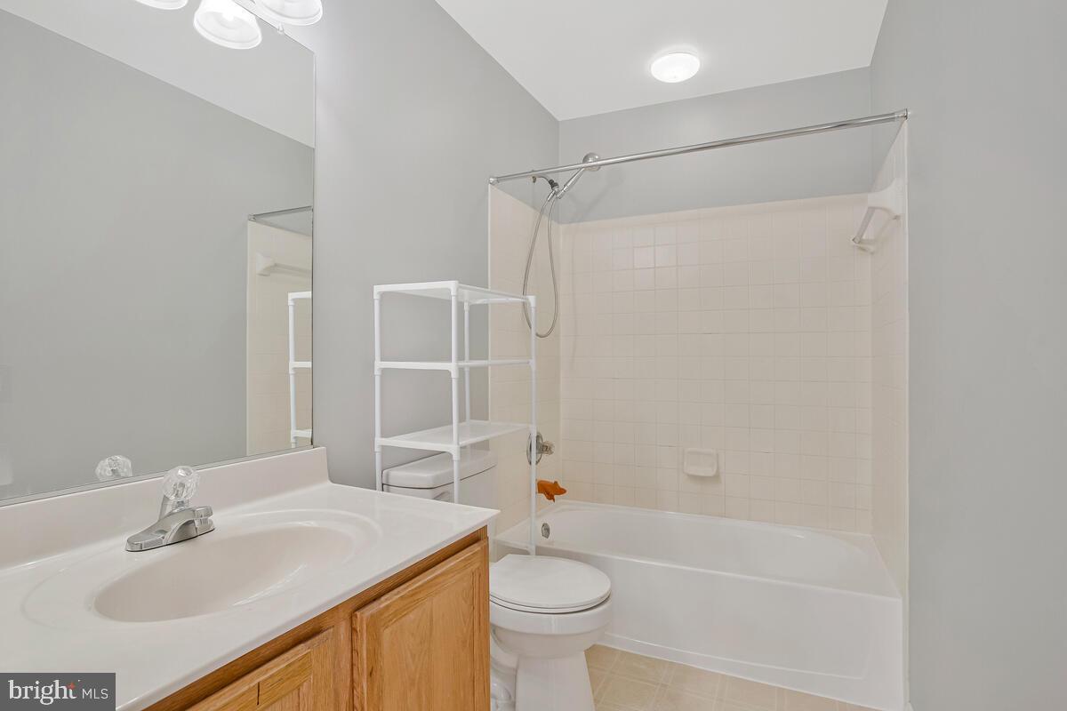 WESTPHALIA WOODS - Residential Lease