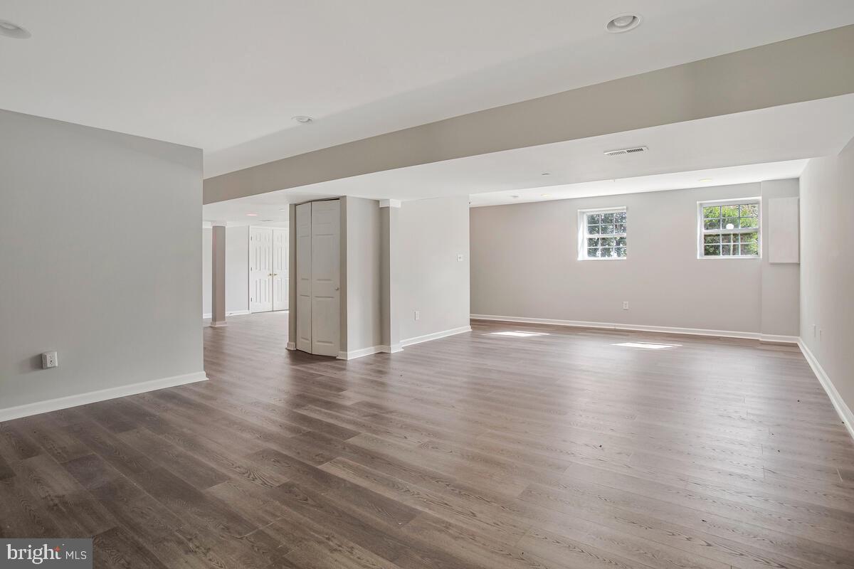 WESTPHALIA WOODS - Residential Lease