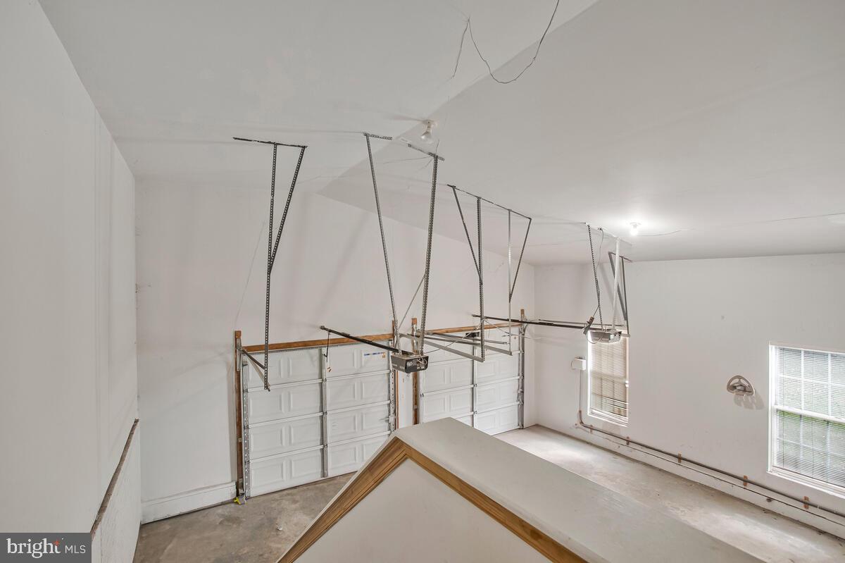 WESTPHALIA WOODS - Residential Lease