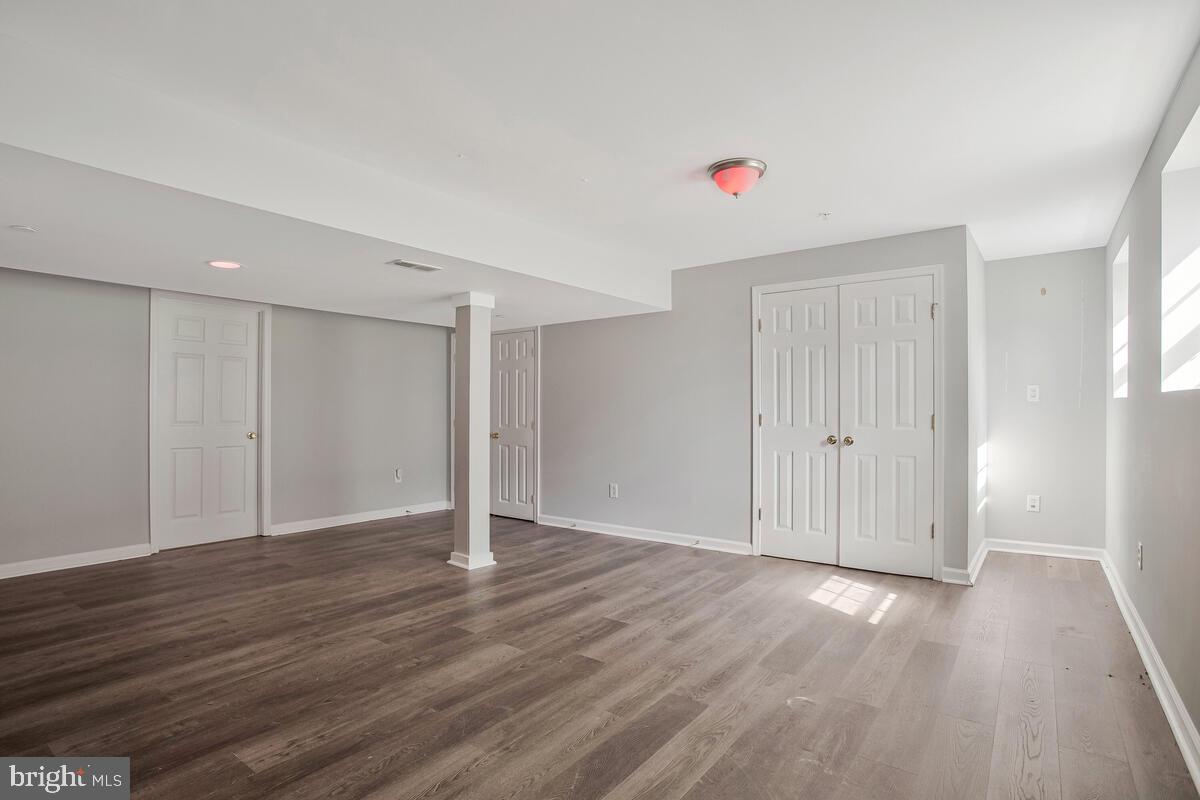 WESTPHALIA WOODS - Residential Lease