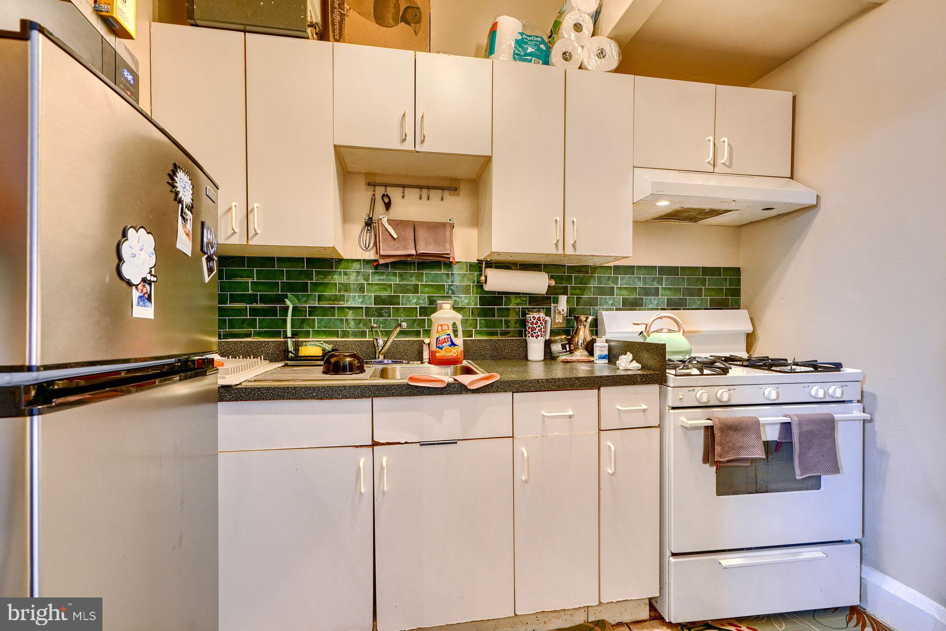 CHARLES VILLAGE - Residential Income