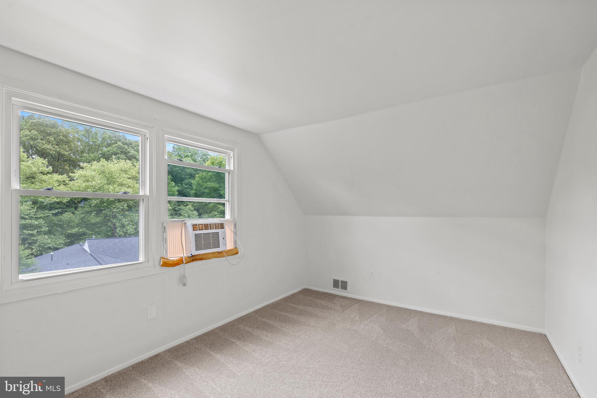 YORKTOWN - Residential