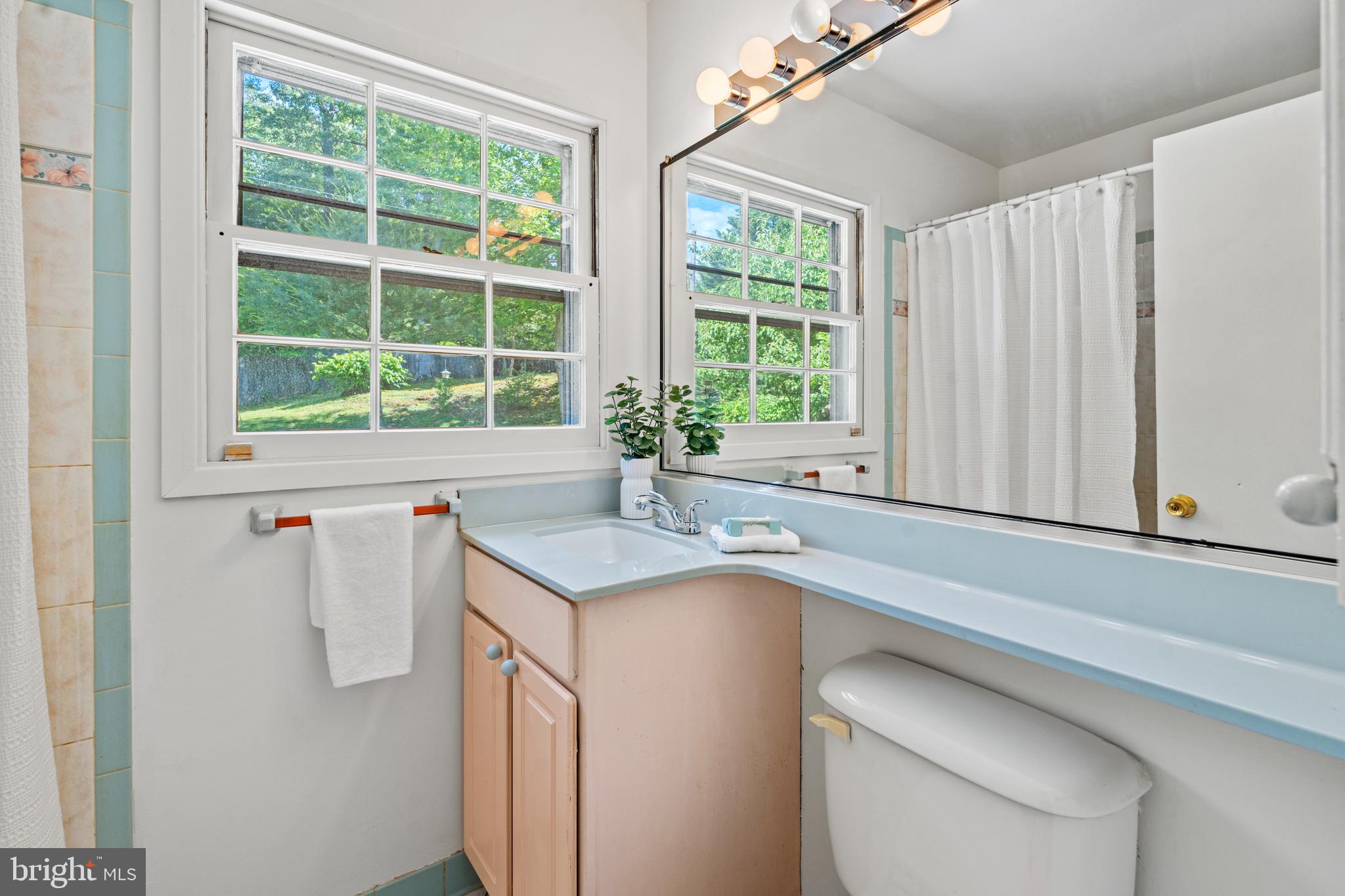 YORKTOWN - Residential