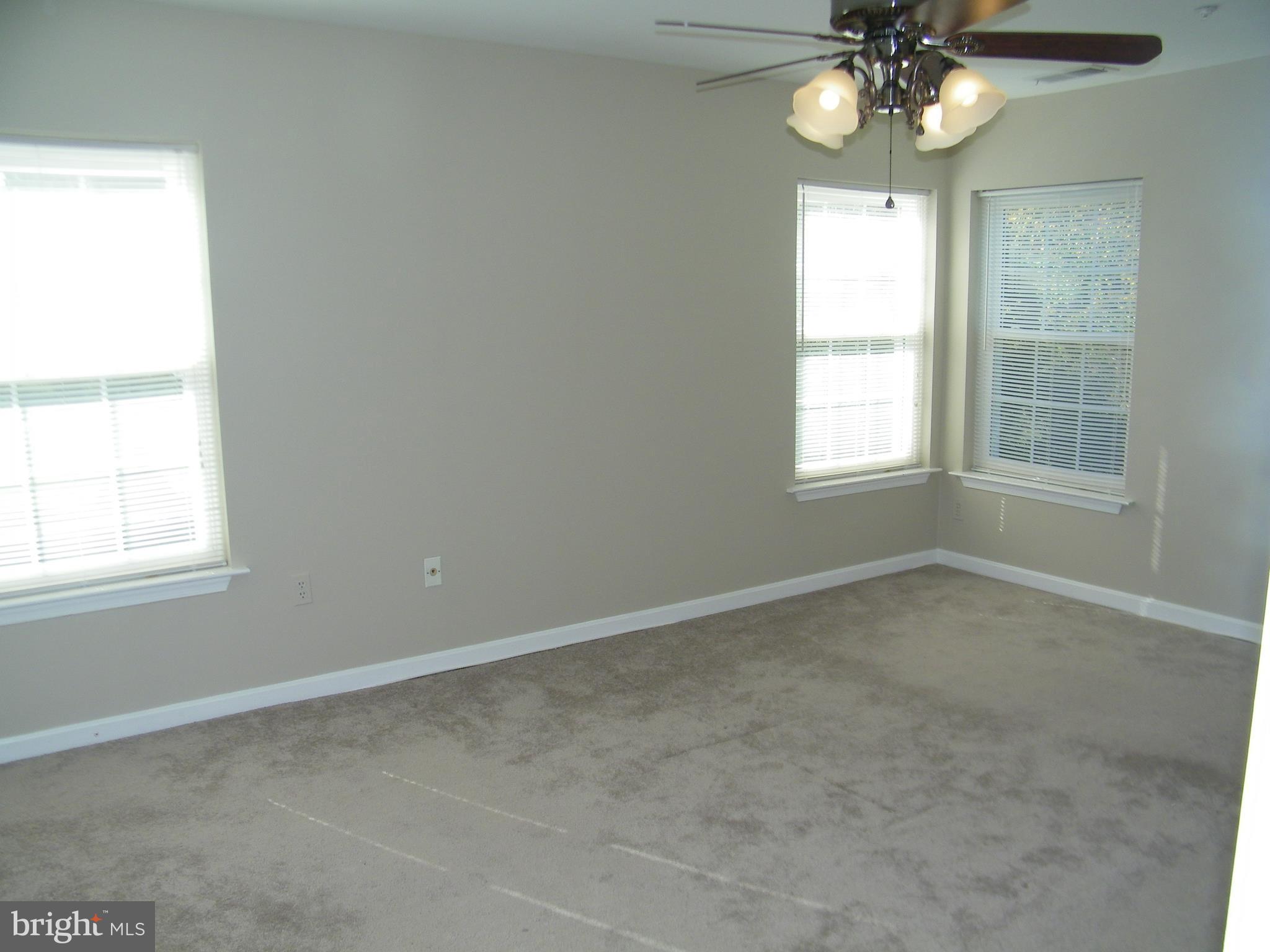 OAK LEAF VILLAS - Residential Lease