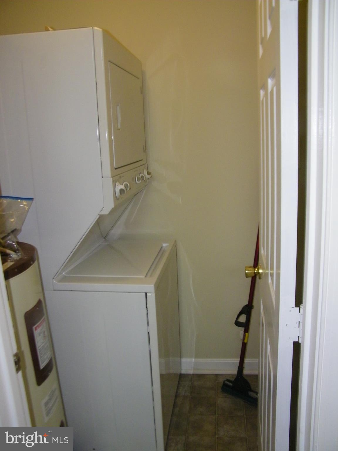 OAK LEAF VILLAS - Residential Lease