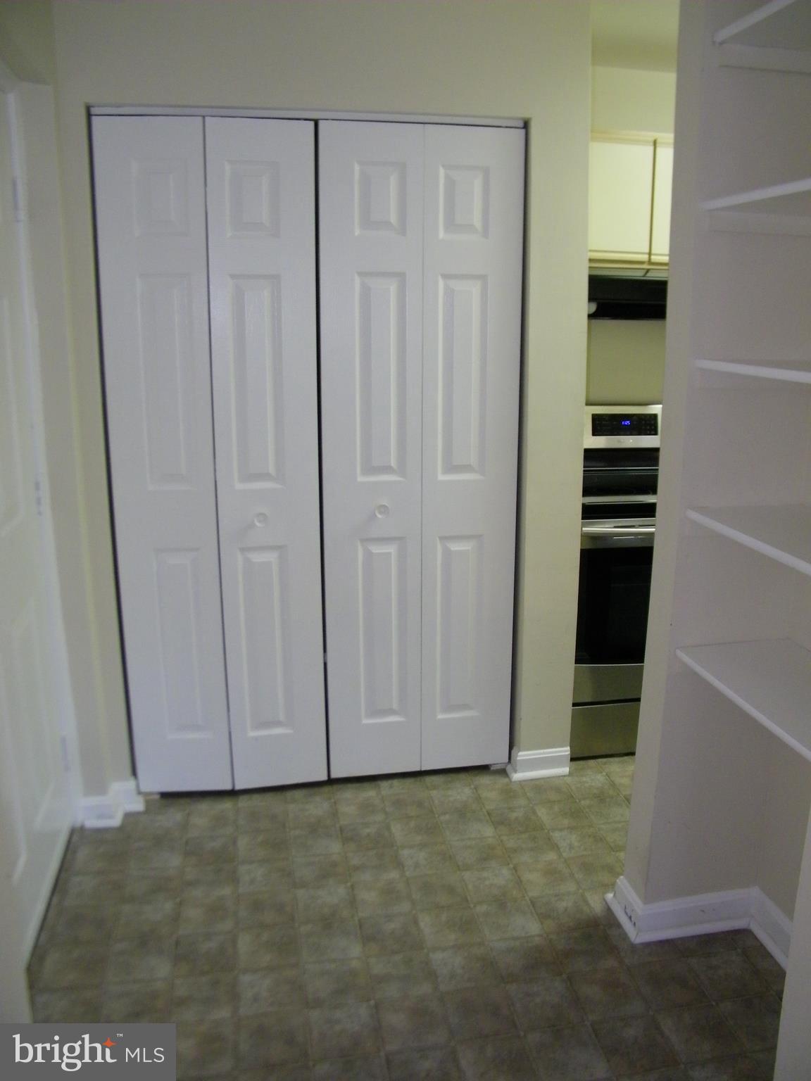 OAK LEAF VILLAS - Residential Lease