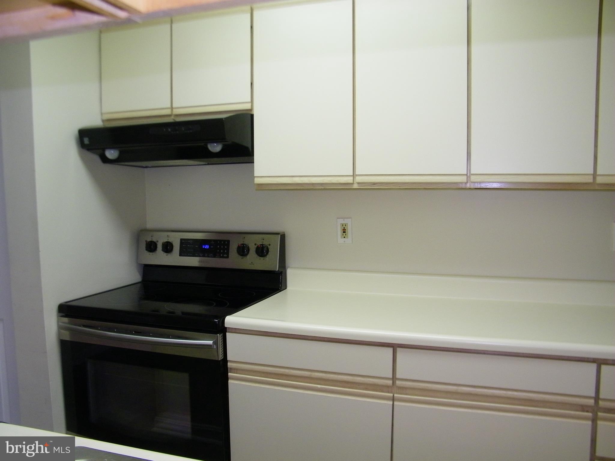 OAK LEAF VILLAS - Residential Lease