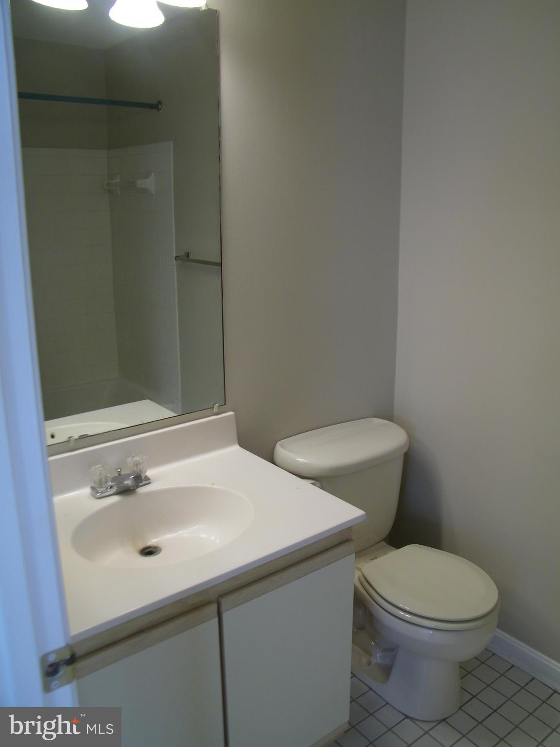 OAK LEAF VILLAS - Residential Lease