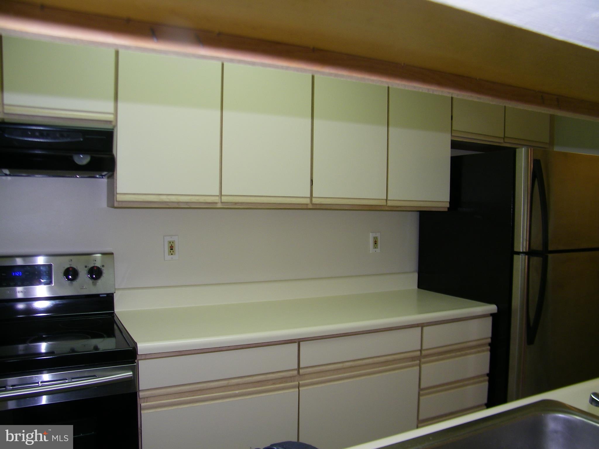 OAK LEAF VILLAS - Residential Lease