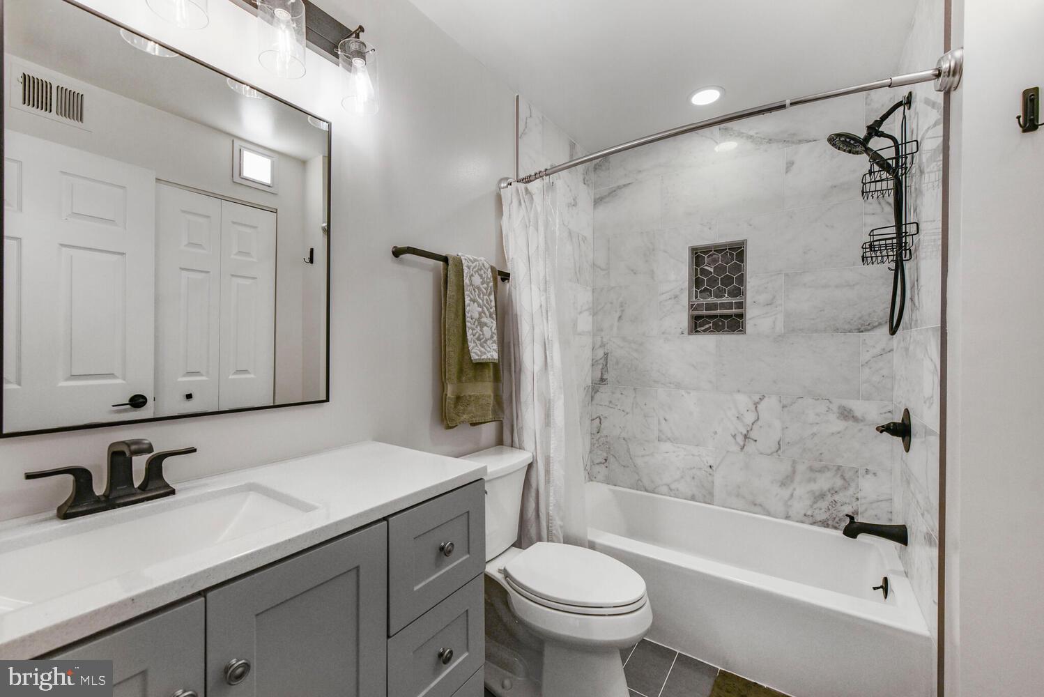 FOX CHAPEL AT TUDOR KNOLLS - Residential