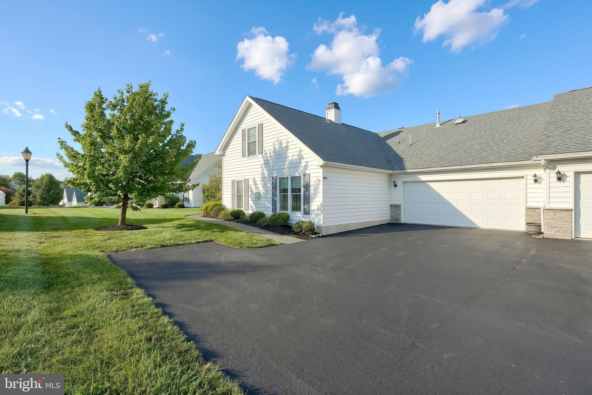 2176 BAYBERRY LANE