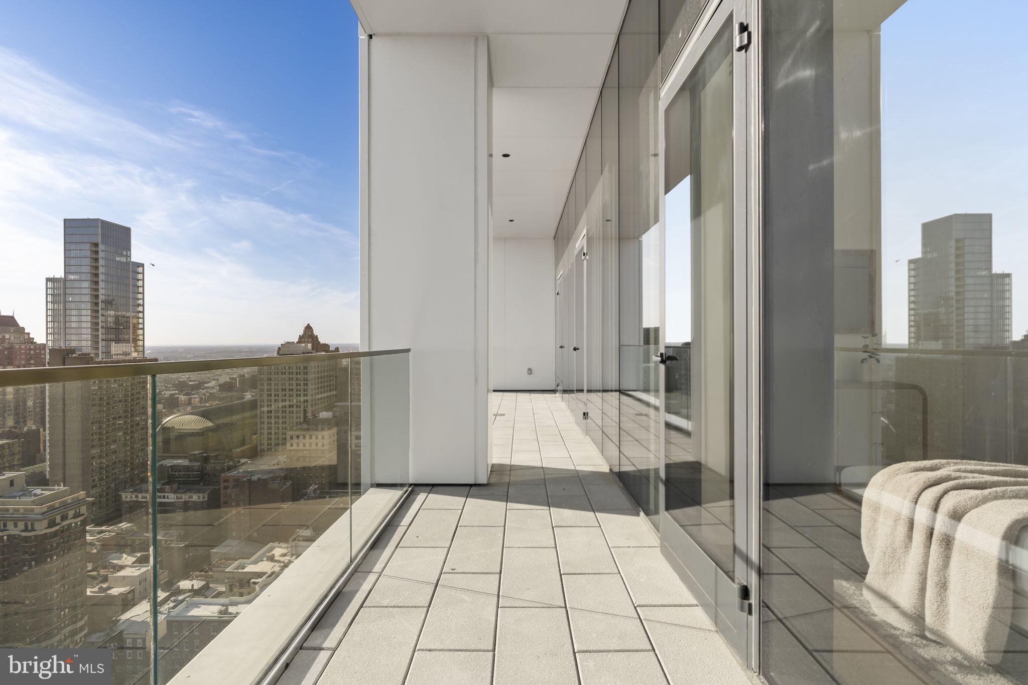 CENTER CITY - Residential Lease