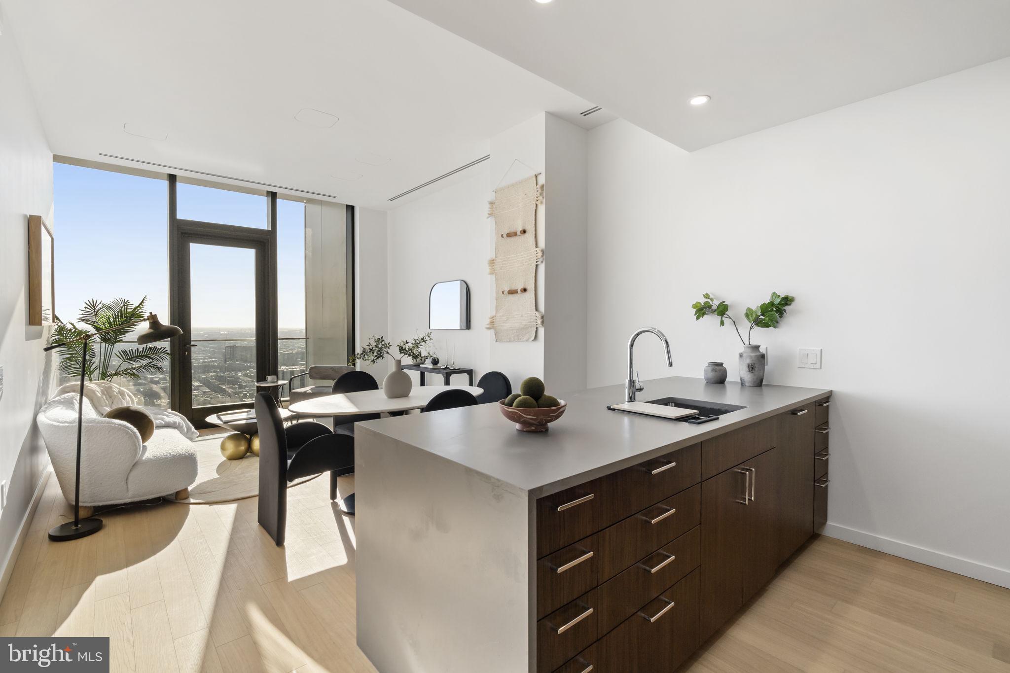 CENTER CITY - Residential Lease