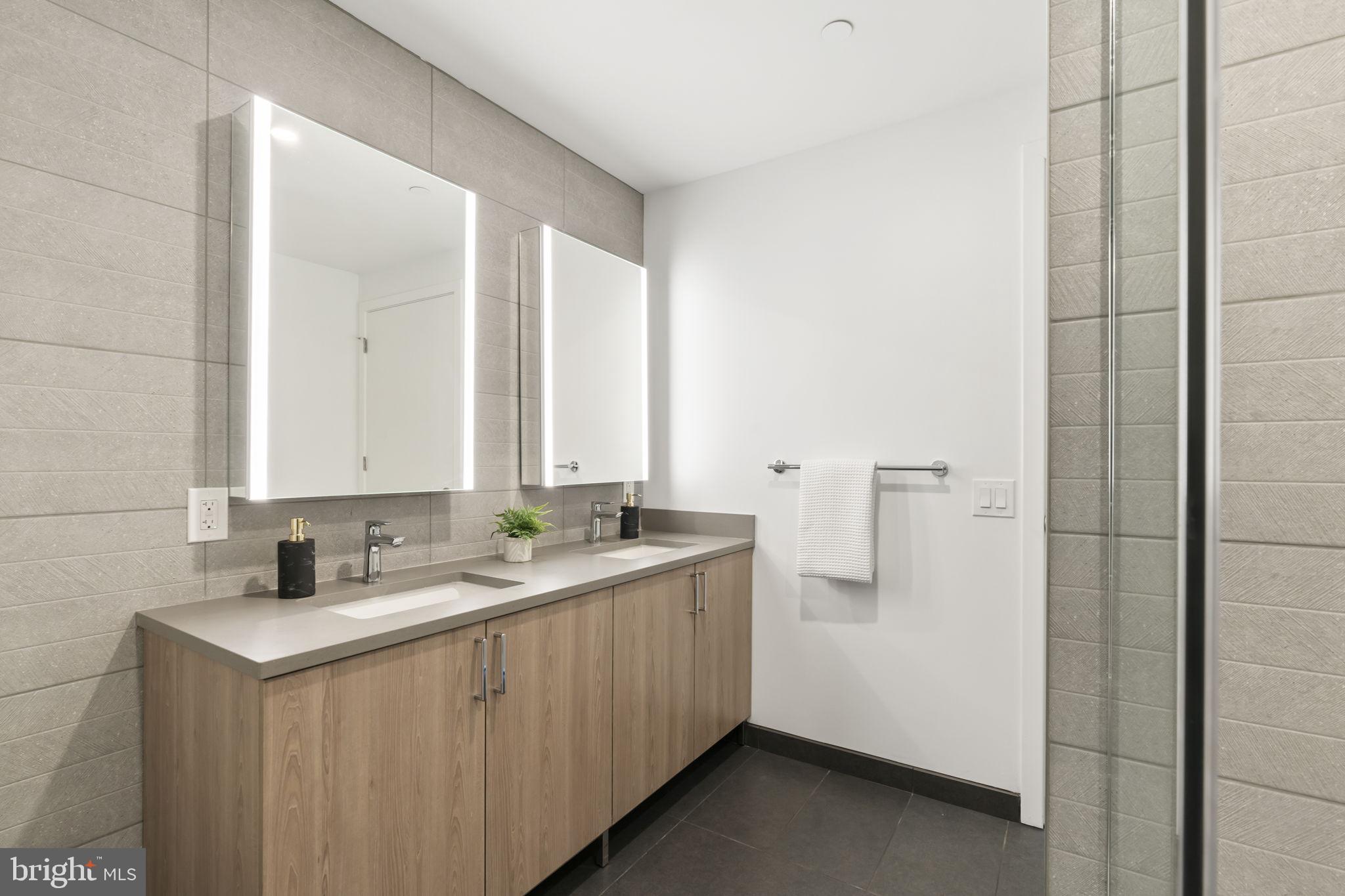 CENTER CITY - Residential Lease