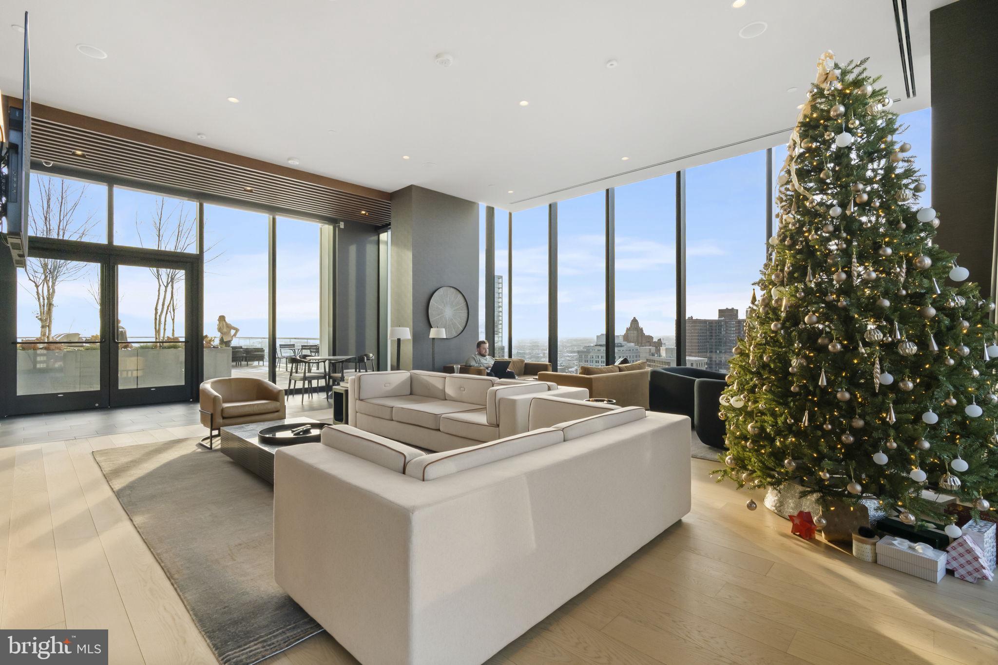 CENTER CITY - Residential Lease