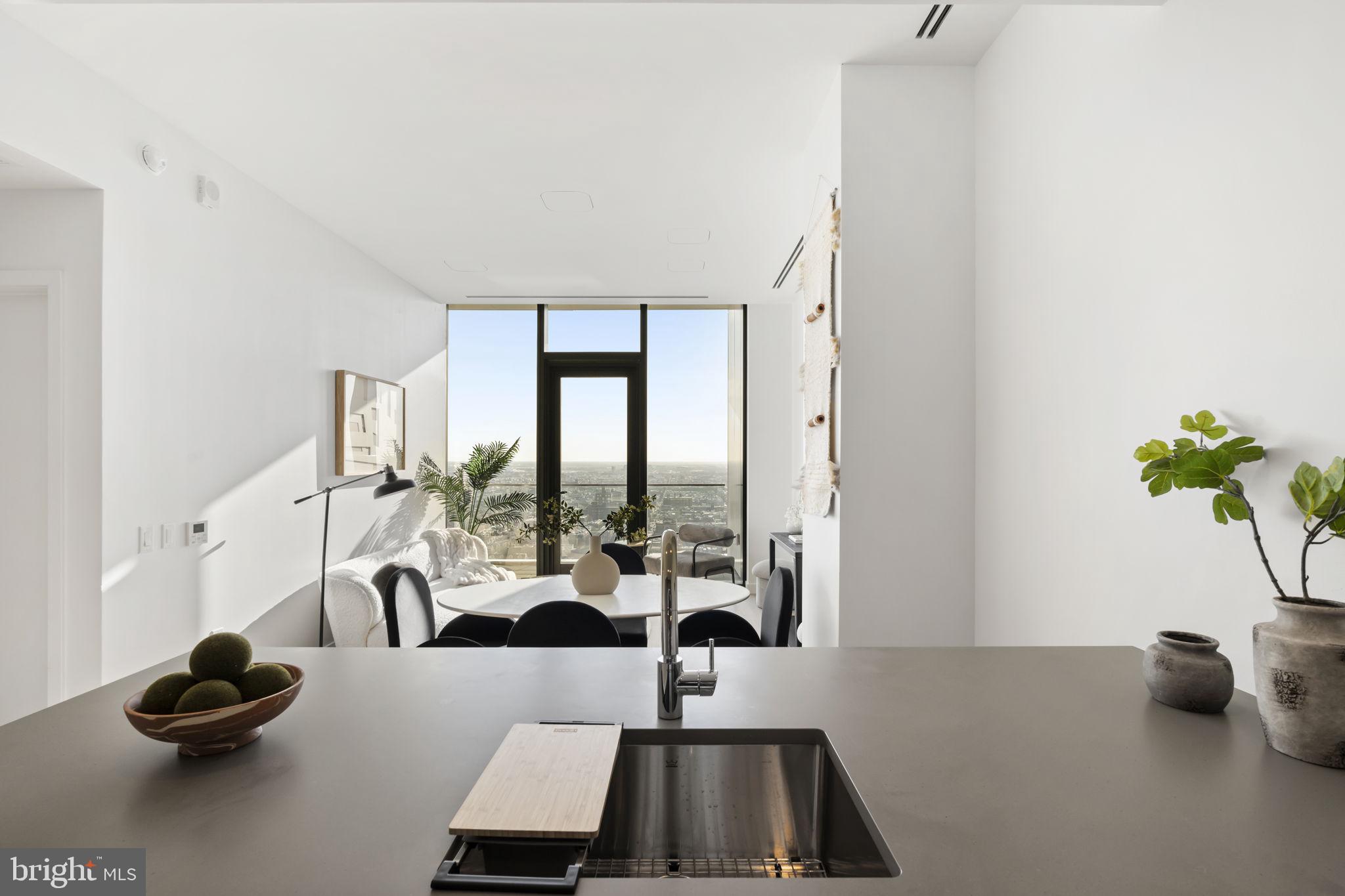 CENTER CITY - Residential Lease