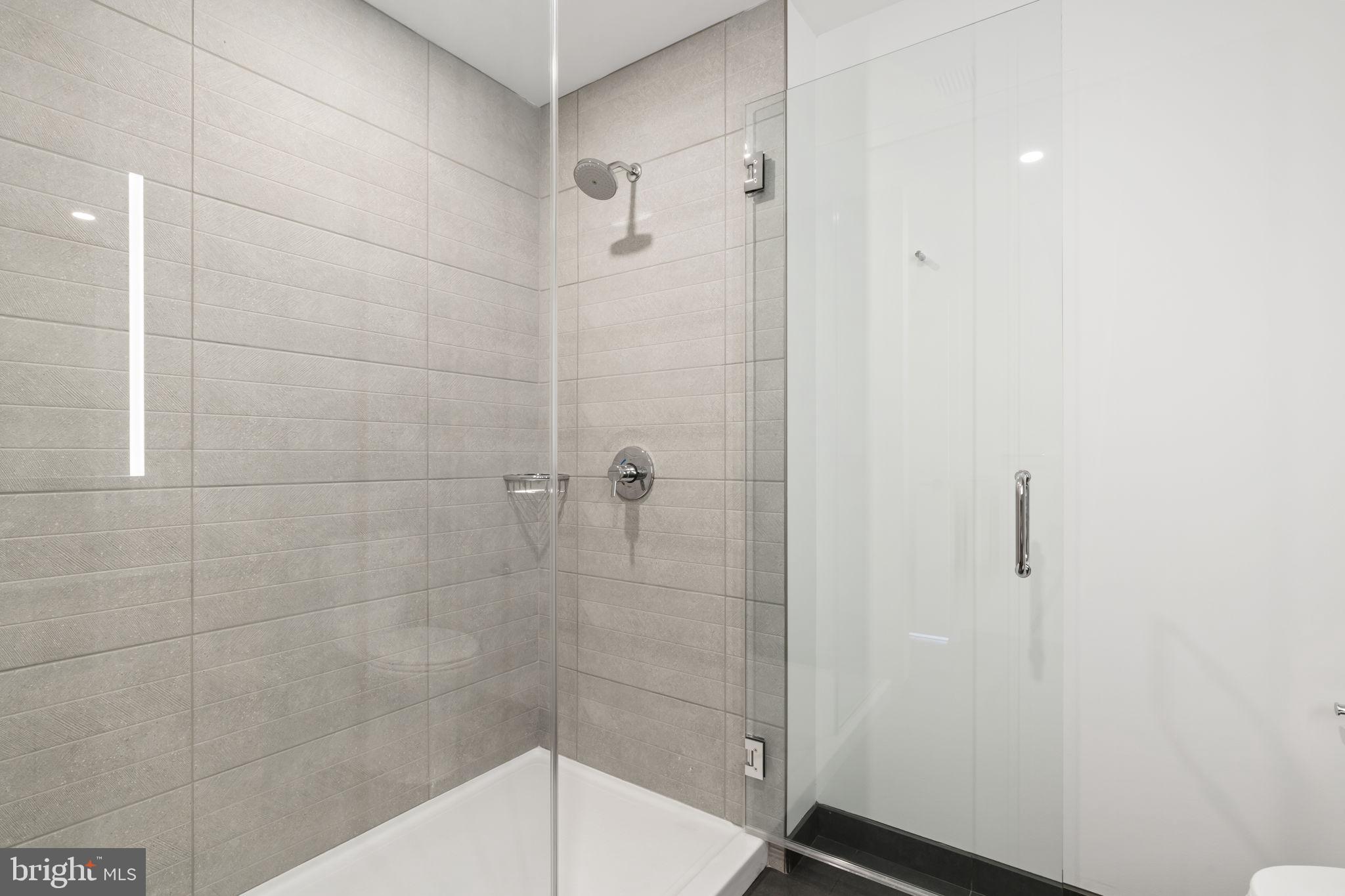 CENTER CITY - Residential Lease