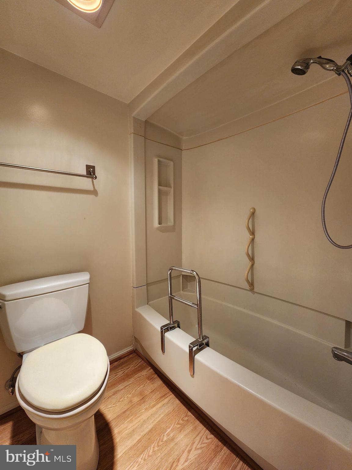 GREENS AT LEISURE WORLD - Residential