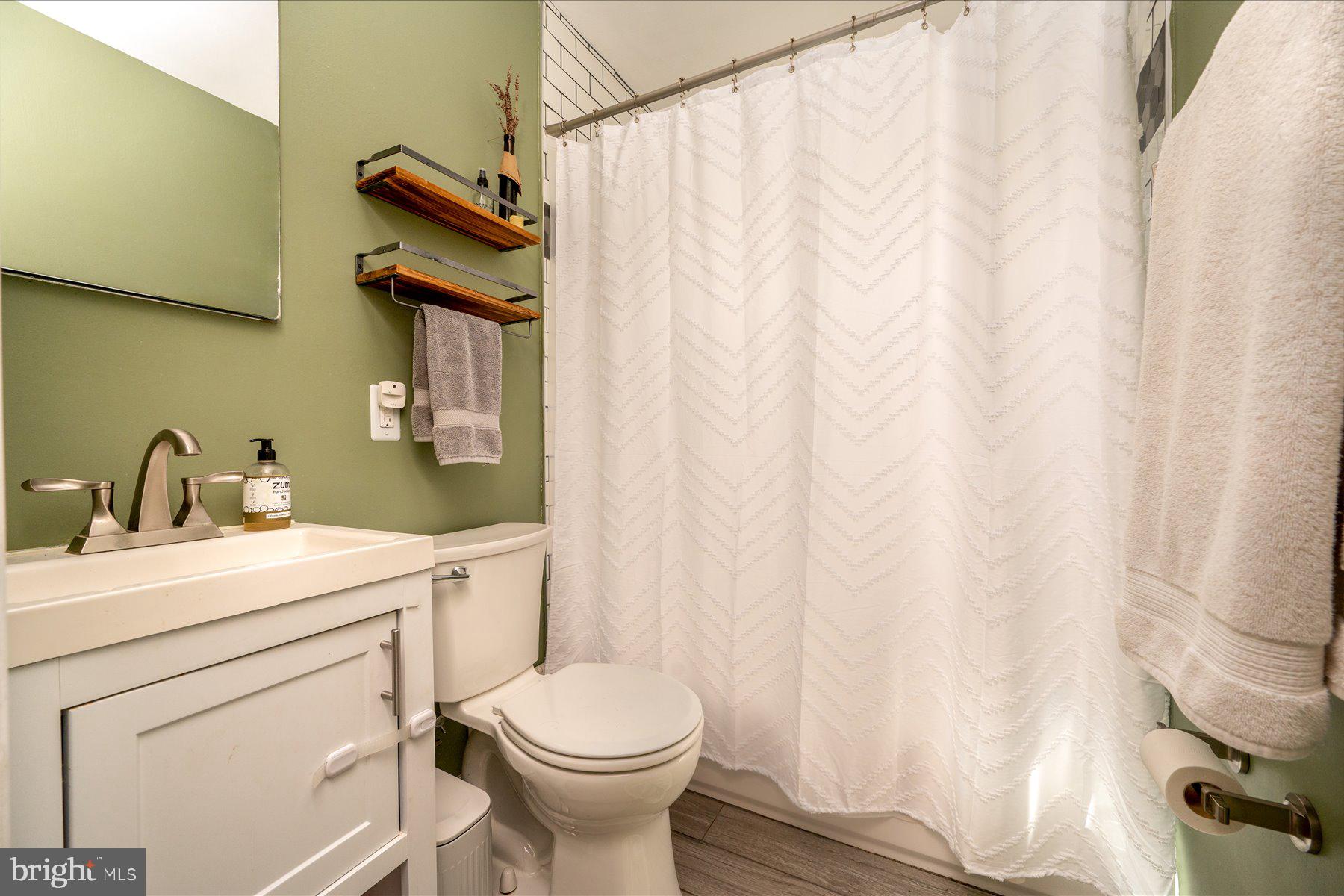 RIVERDALE PARK - Residential