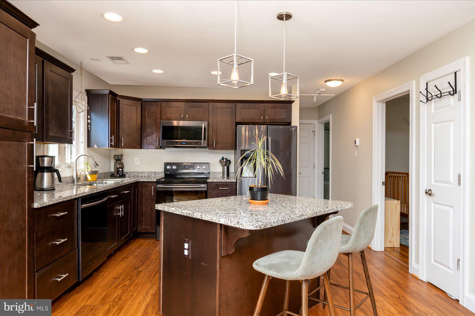 RIVERDALE PARK - Residential