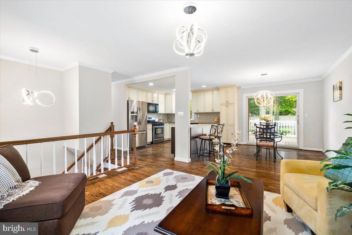 1203 COURTLAND DRIVE