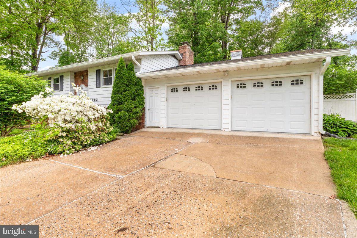 1203 COURTLAND DRIVE