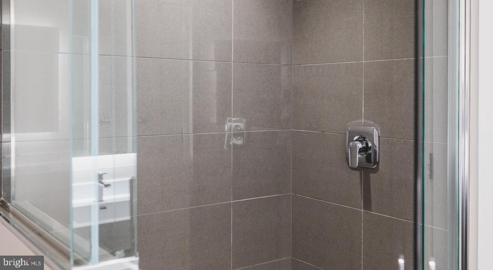 ART MUSEUM AREA - Residential Lease