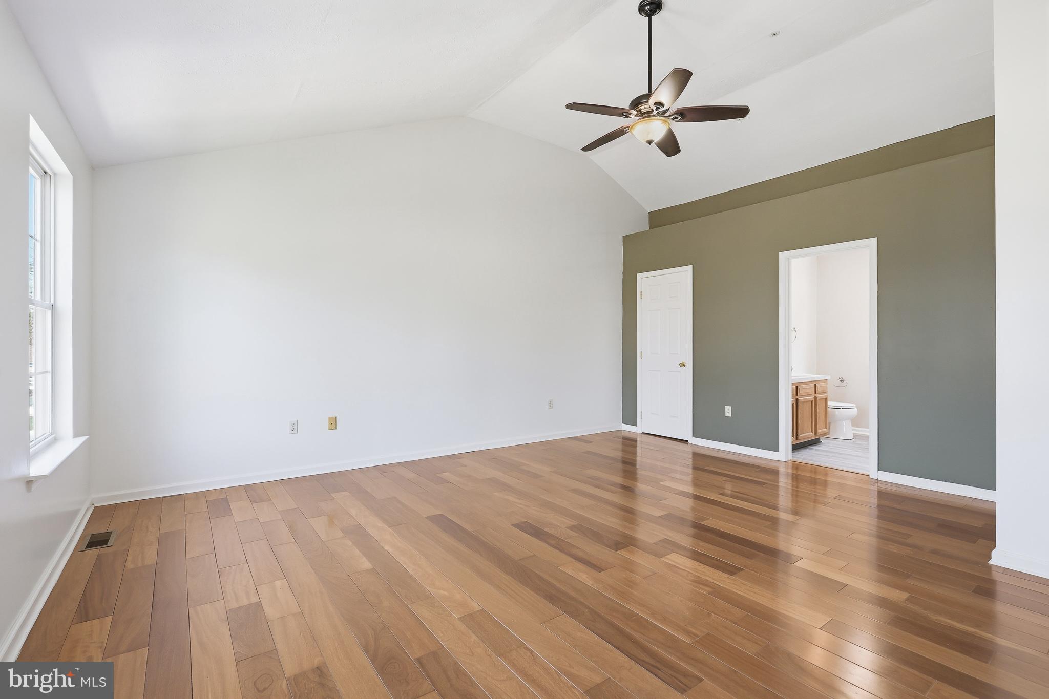 WASHINGTON WOODS - Residential