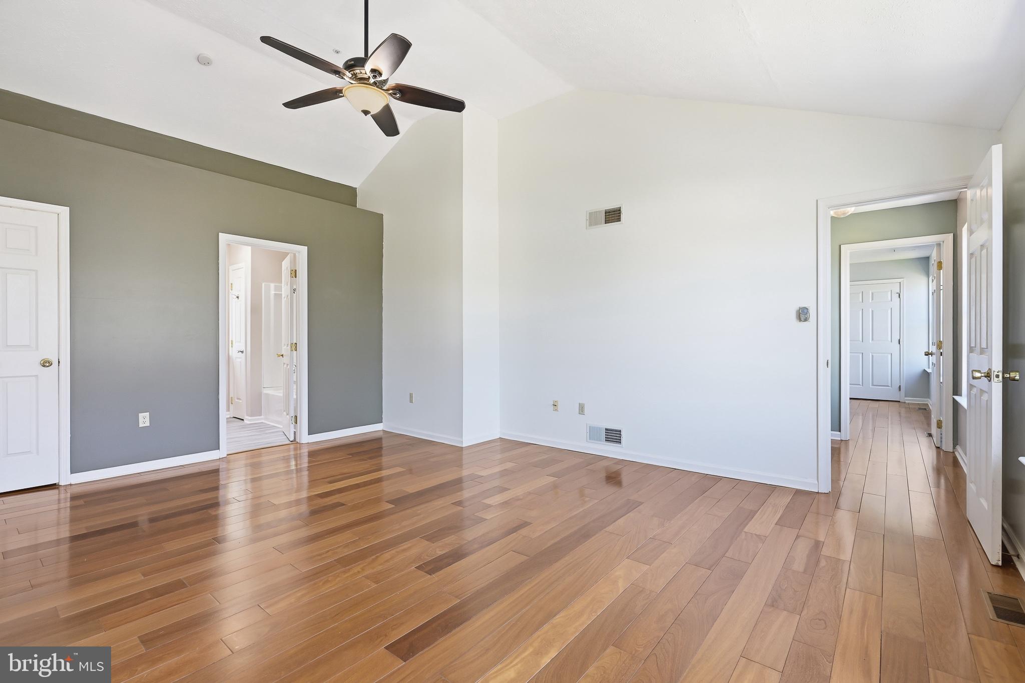 WASHINGTON WOODS - Residential