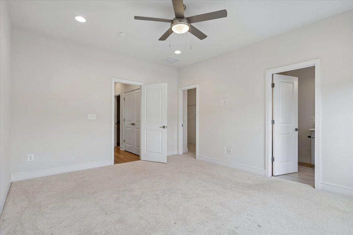 ROBINSON MANOR - Residential